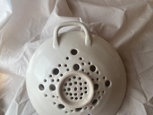 Colander/berry bowl